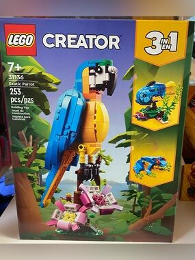 Lego Creator 3 in 1 exotic parrot